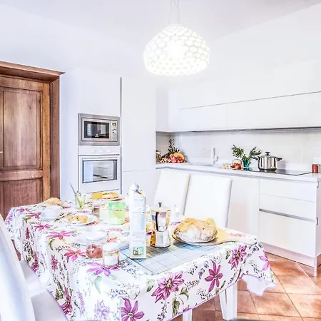 Amore Rentals - Maison Palazzo Correale Apartment