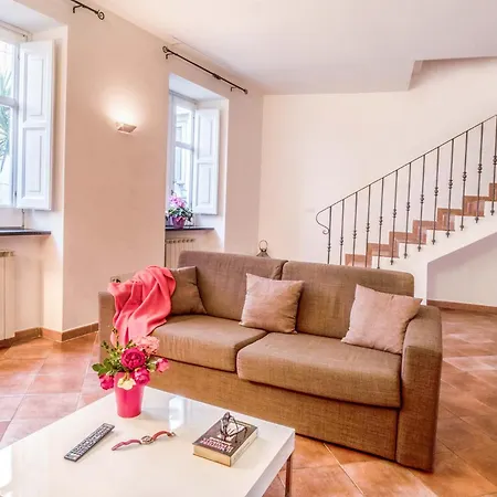 Amore Rentals - Maison Palazzo Correale Apartment